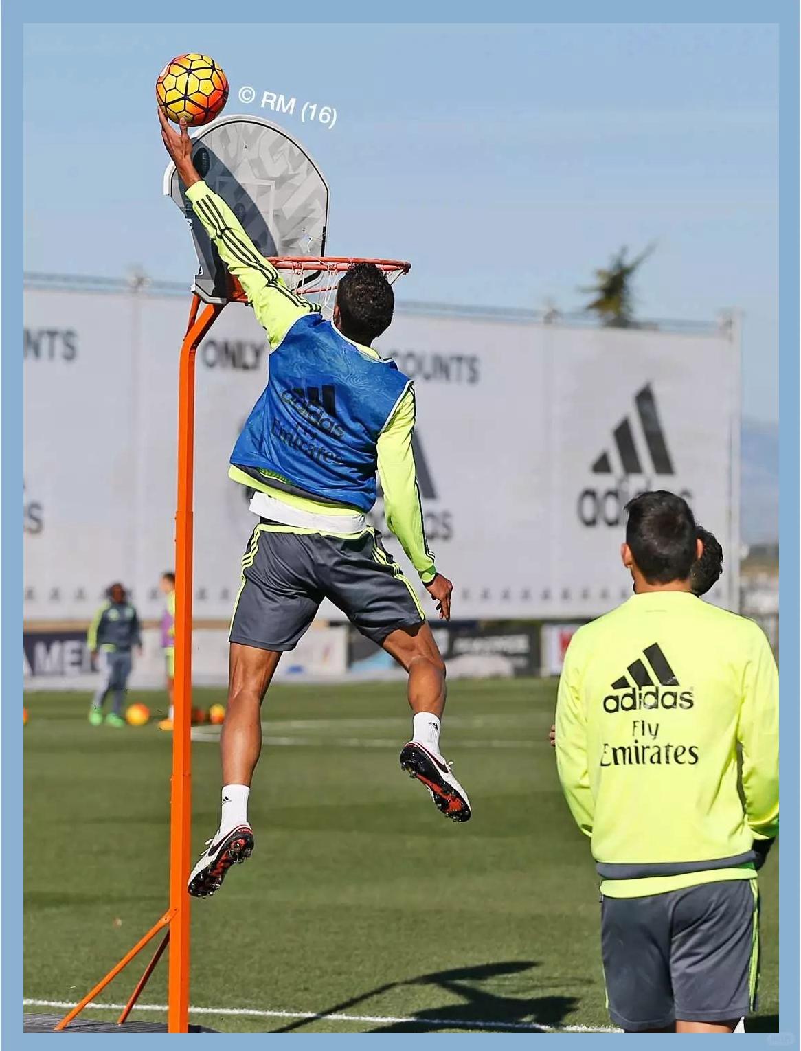 九游体育app-包含国际比赛日突围战来临，皇家马德里围绕全明星赛完成体检，引发热议，训练强度明显提升的词条